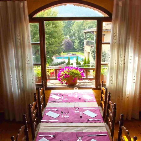 Hostal Els Roures Guest house