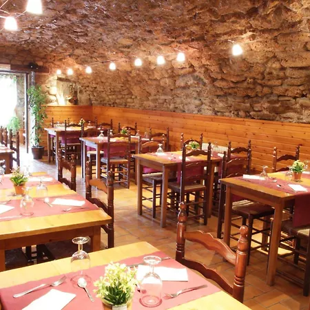 Guest house Hostal Els Roures