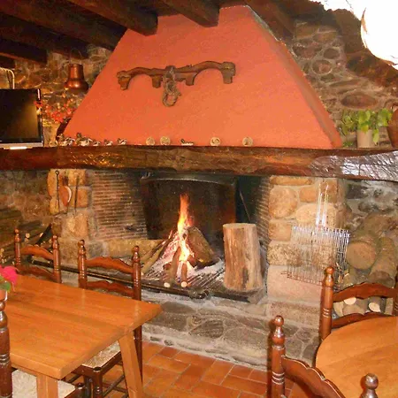 Hostal Els Roures 2*
